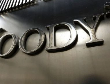 Moody's: Αναβάθμιση του outlook των Ελληνικών τραπεζών παρά τα κόκκινα δάνεια
